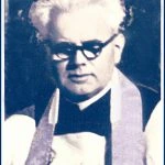 Sługa Boży ojciec Wojciech Piwowarczyk w&nbsp;stroju liturgicznym.